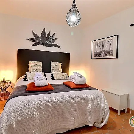 La Bastide Mae Couette-café 3*