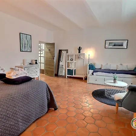 La Bastide Mae Couette-café 3*